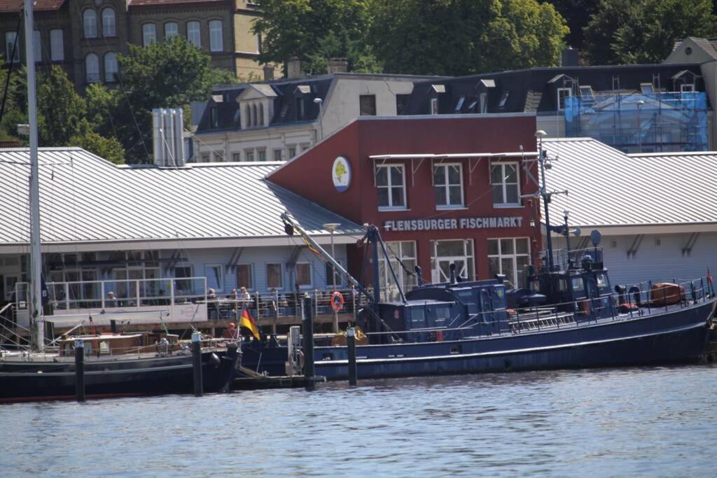 Gemuetliche Haushaelfte Mit Garten Und Terrasse Flensburg Exterior photo